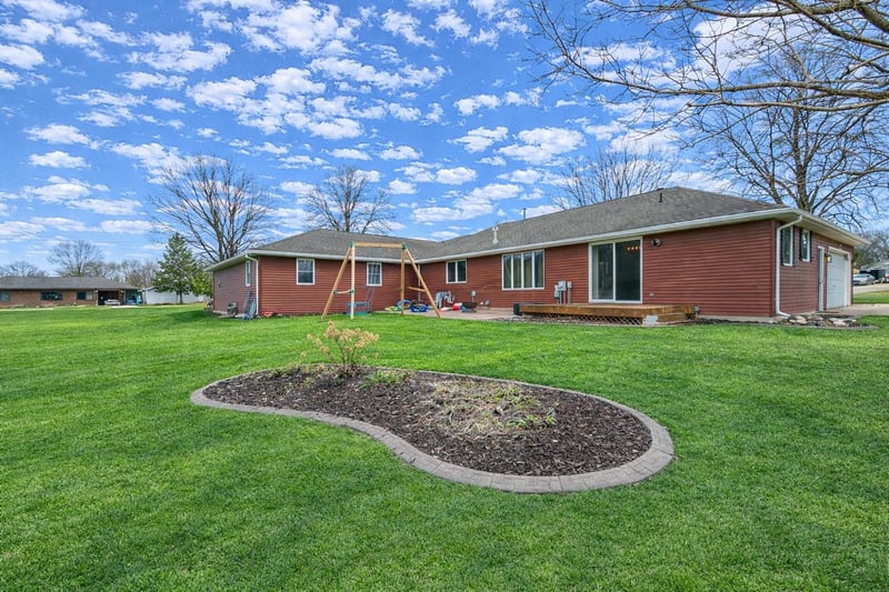 1833 Mac Ct, Green Bay, WI 54311