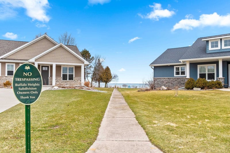 Sundancer Ln #4, Kewaunee, WI 54216