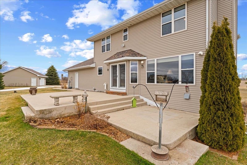 5772 Blahnik Rd, Denmark, WI 54208