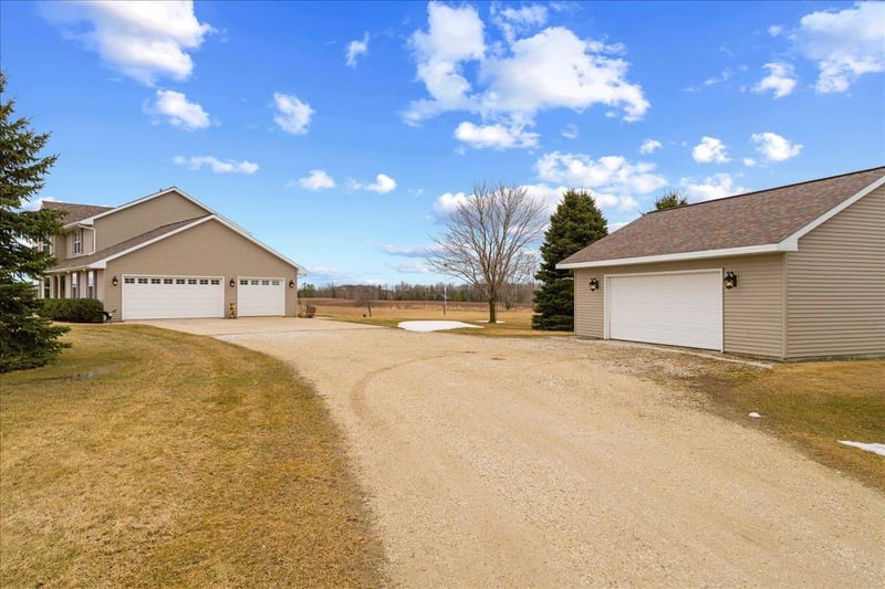 5772 Blahnik Rd, Denmark, WI 54208