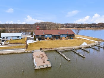 2490 Stroebe Island Dr, Appleton, WI 54914