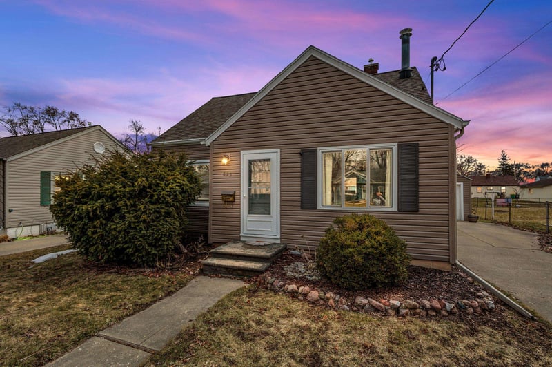 825 15th Ave, Green Bay, WI 54304