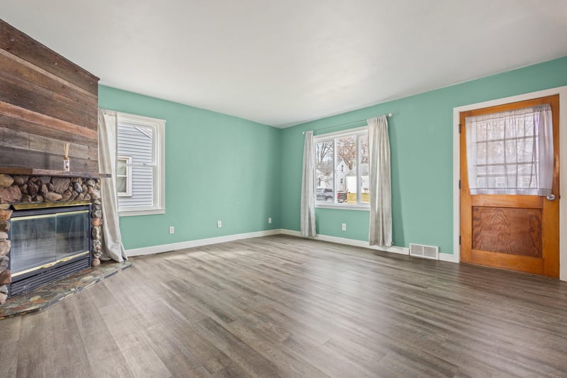 825 15th Ave, Green Bay, WI 54304