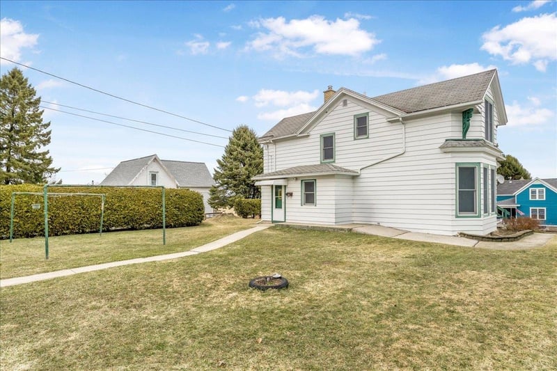 711 Milwaukee St, Kewaunee, WI 54216