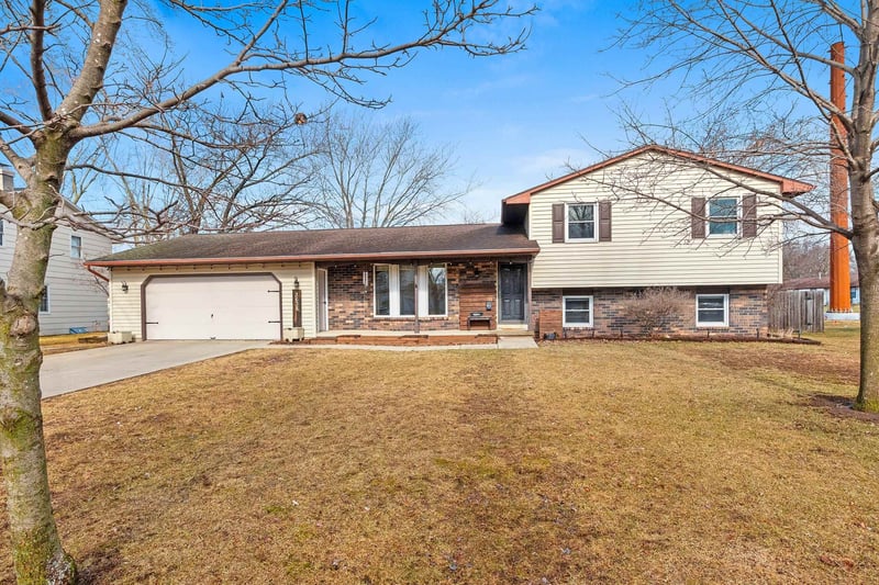 3638 Glenbrooke Ln, Green Bay, WI 54301-1130