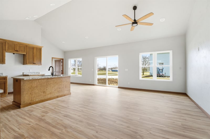 224 9th St, Hilbert, WI 54129