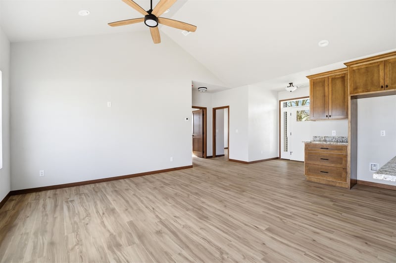 224 9th St, Hilbert, WI 54129