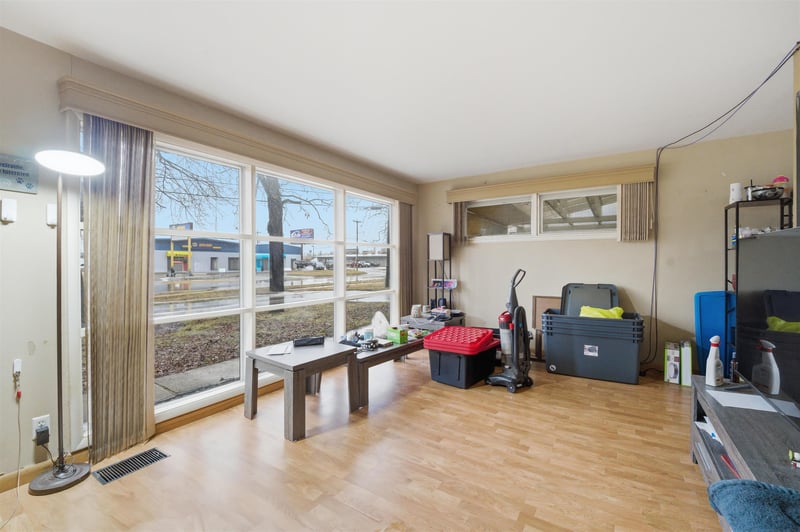 350 Green Bay Rd, Neenah, WI 54956