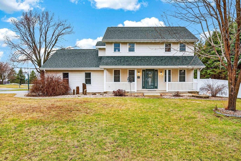 W6180 Long Ct, Appleton, WI 54914