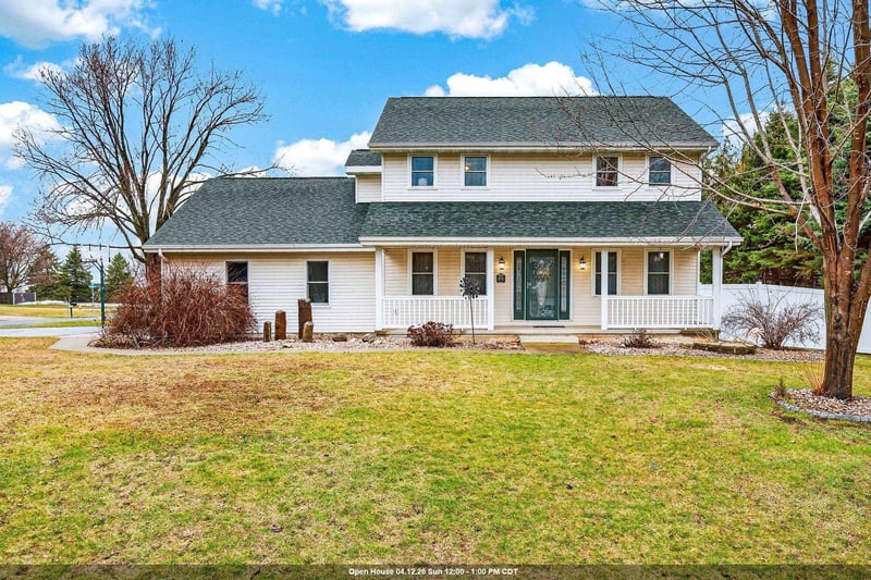 W6180 Long Ct, Appleton, WI 54914