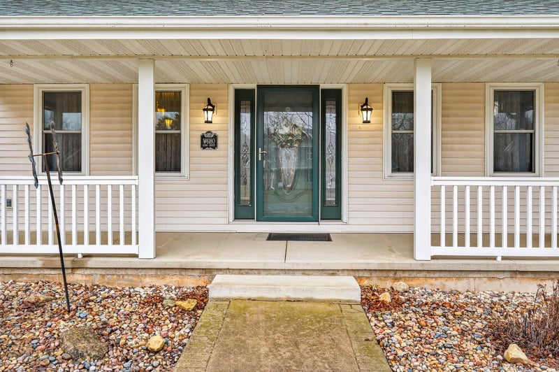 W6180 Long Ct, Appleton, WI 54914