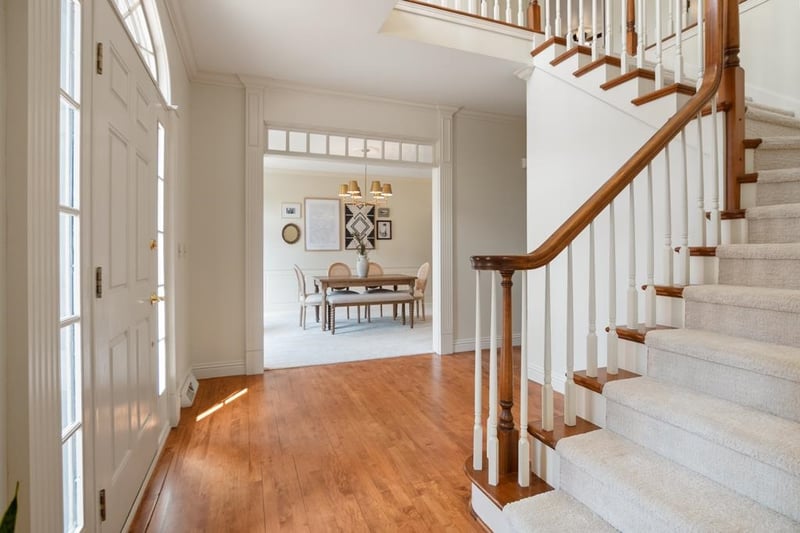 2071 Shady Ln, Ashwaubenon, WI 54313