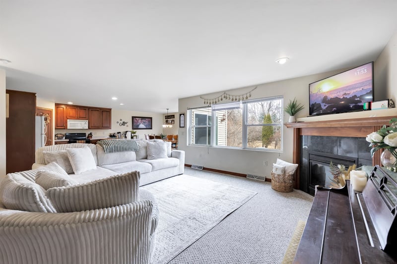 715 Edge Point Ct, De Pere, WI 54115