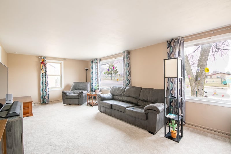 1105 Madison St, Little Chute, WI 54140