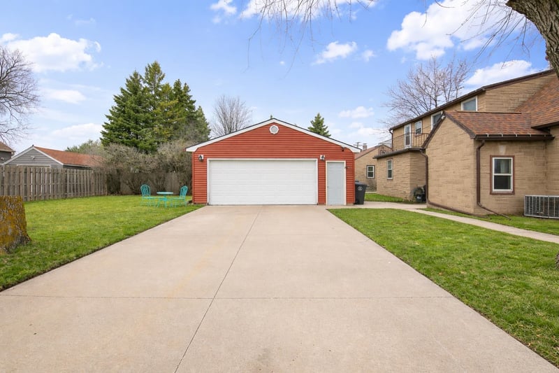 1105 Madison St, Little Chute, WI 54140