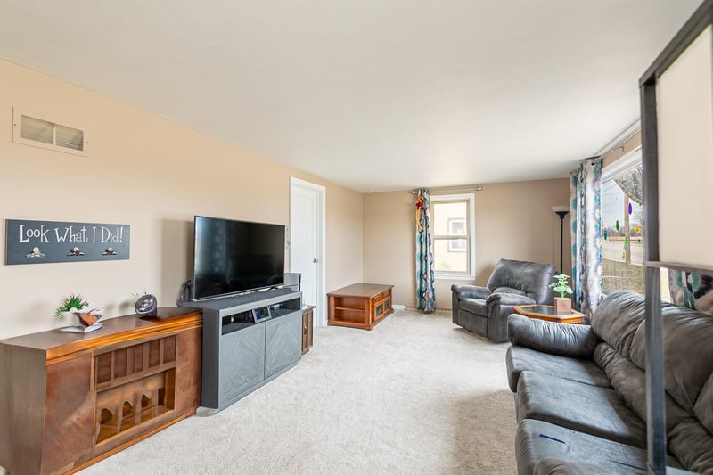 1105 Madison St, Little Chute, WI 54140