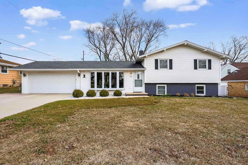 944 Duchateau Ave, Green Bay, WI 54304-4414