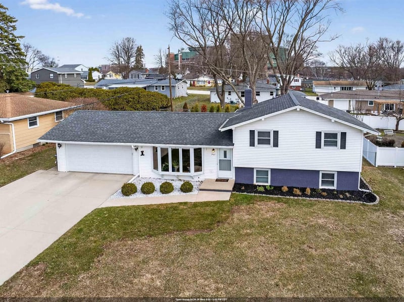 944 Duchateau Ave, Green Bay, WI 54304-4414