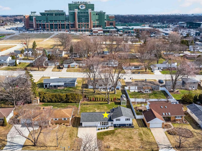 944 Duchateau Ave, Green Bay, WI 54304-4414