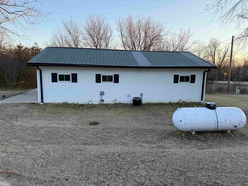 5625 Hwy Bb, Gillett, WI 54124