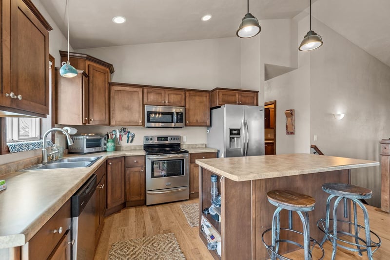 N9050 Spring Valley Rd, Menasha, WI 54952