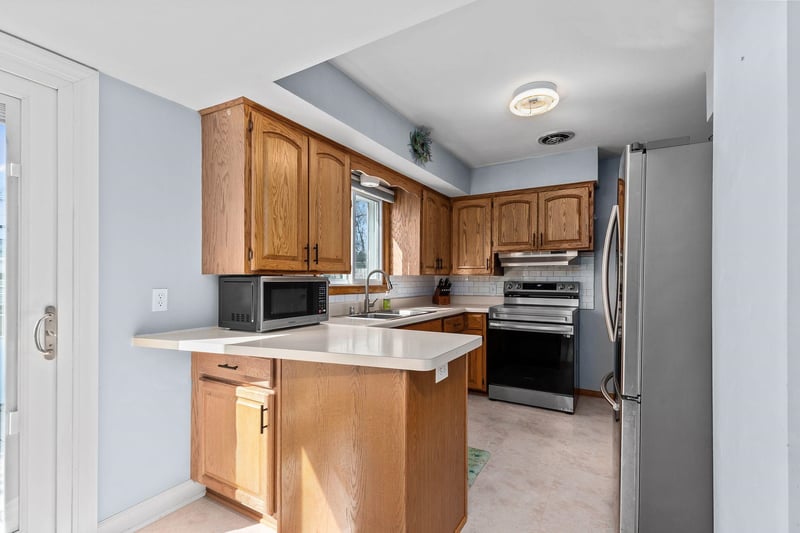 980 Cecil St, Neenah, WI 54956