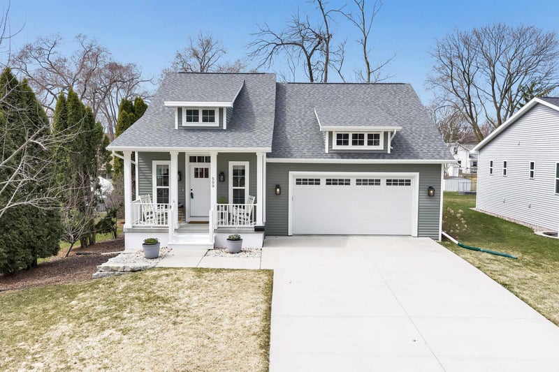 509 Erie St, De Pere, WI 54115