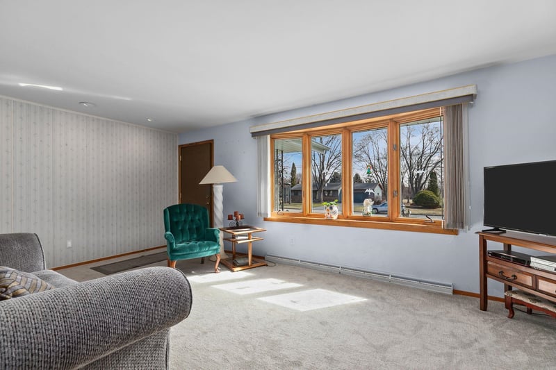 N461 Mayflower Dr, Appleton, WI 54914