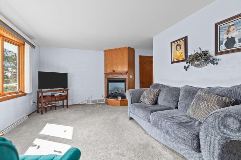 N461 Mayflower Dr, Appleton, WI 54914