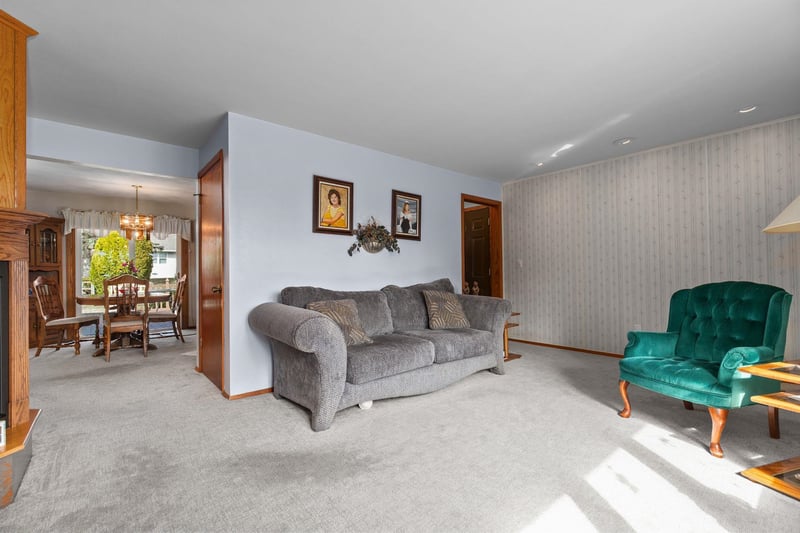 N461 Mayflower Dr, Appleton, WI 54914