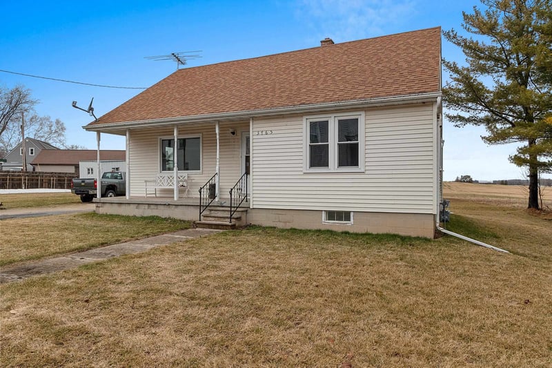 3765 Wayside Rd, Greenleaf, WI 54126-9487