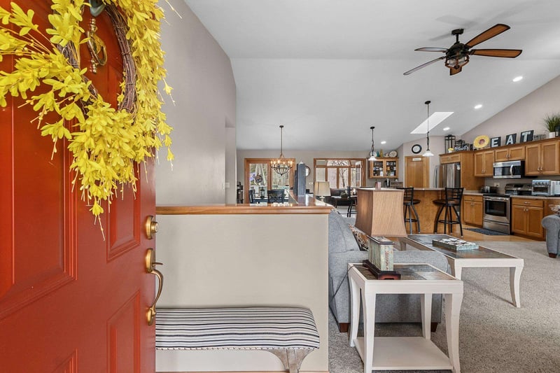 801 Pinecrest Rd, Green Bay, WI 54313-4204