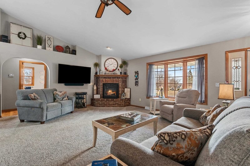 801 Pinecrest Rd, Green Bay, WI 54313-4204