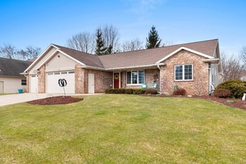 801 Pinecrest Rd, Green Bay, WI 54313-4204