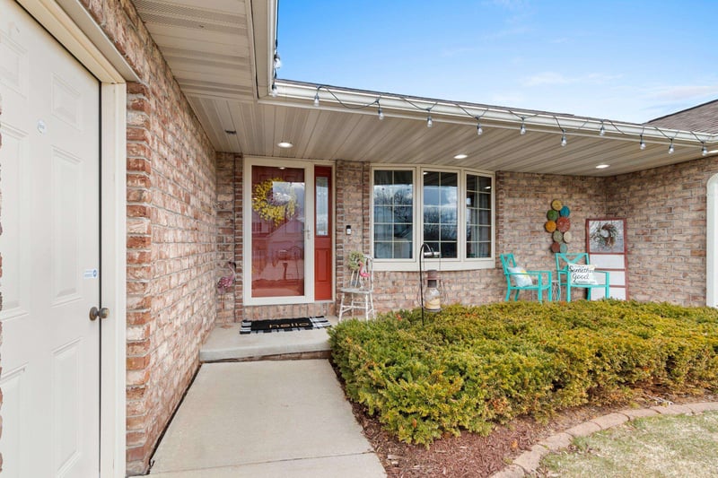 801 Pinecrest Rd, Green Bay, WI 54313-4204