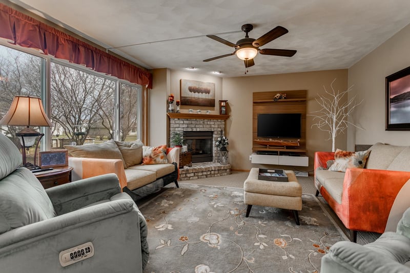 W6074 Strawflower Dr, Appleton, WI 54915