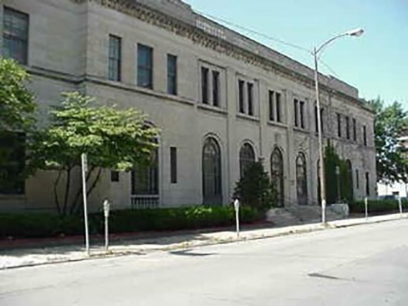 219 Washington Ave, Oshkosh, WI 54901-5004