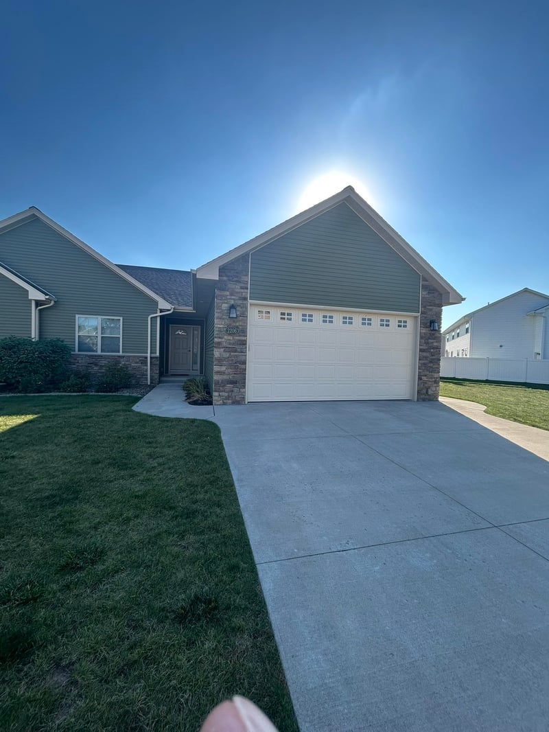 2206 Blue Stem Ln, De Pere, WI 54115