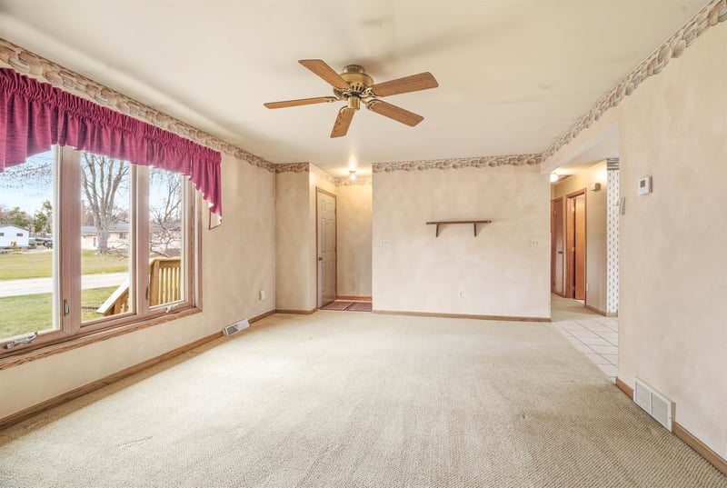 321 Superior St, Omro, WI 54963