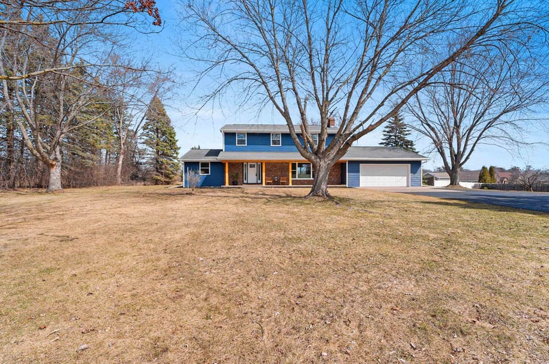 1490 Fernando Dr, De Pere, WI 54115