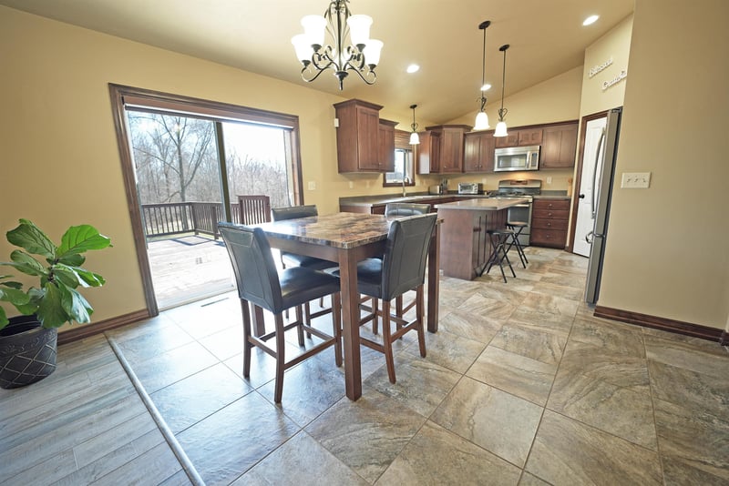 730 Aerostar Ln, Green Bay, WI 54313