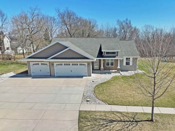 730 Aerostar Ln, Green Bay, WI 54313