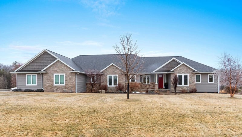 2875 Stone Creek Cir, Suamico, WI 54313-9107