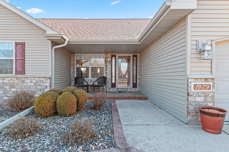 1979 Kettle Creek Dr, De Pere, WI 54115