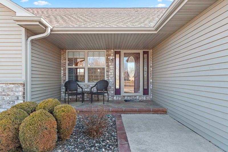 1979 Kettle Creek Dr, De Pere, WI 54115