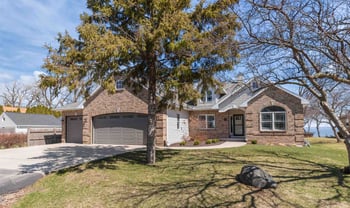 3366 Harbor Bay Rd, Oshkosh, WI 54901-1405