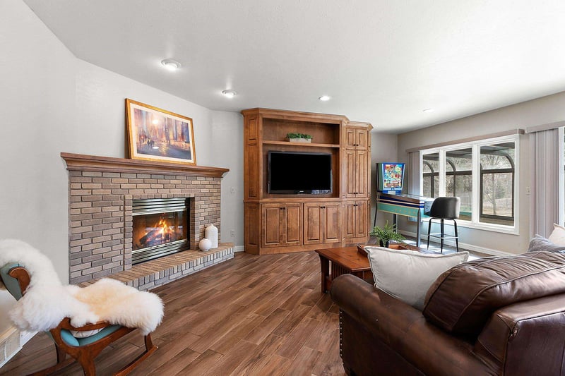 2763 Memorial Dr, Green Bay, WI 54313-6248