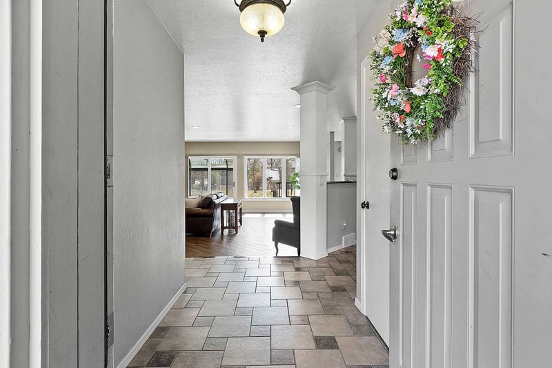 2763 Memorial Dr, Green Bay, WI 54313-6248