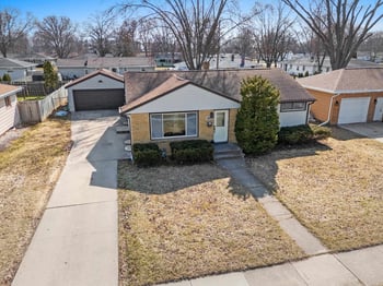 1714 Lilac Ln, Green Bay, WI 54302-2316