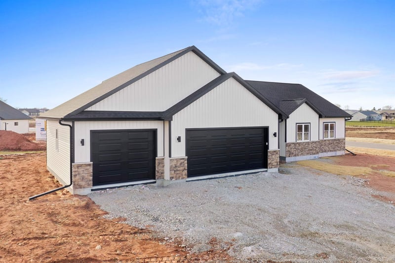 8347 Marlo Ave, Neenah, WI 54956